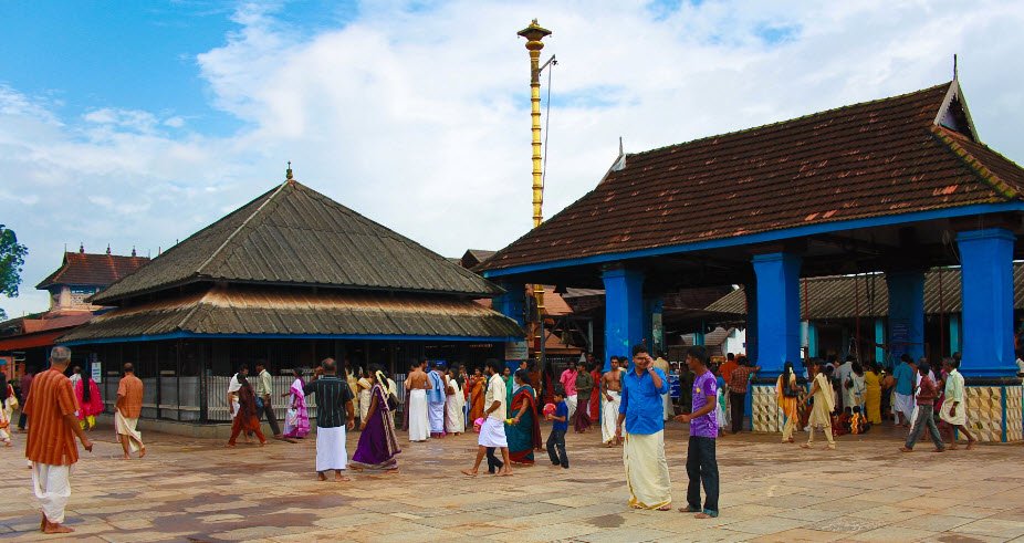 Chottanikkara Devi Temple, Ernakulam, Kerala - Vushii.com Chottanikkara Devi Temple, Ernakulam, Kerala - Vushii.com